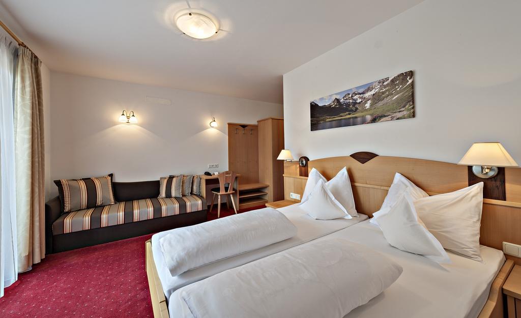 Hotel Pfandleralm Сан-Мартино Номер фото